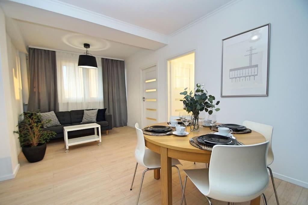 Apartament Korfantego Citycentre Z Widokiem Na Spodek Katowice Exterior photo